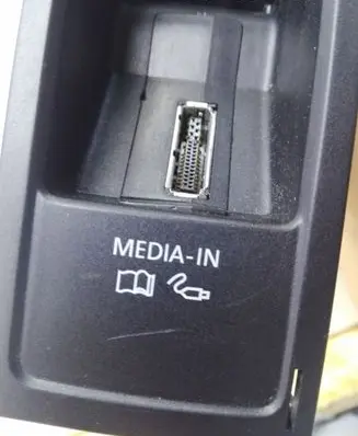 Volkswagen Golf VI USB socket connector 5N0035342D