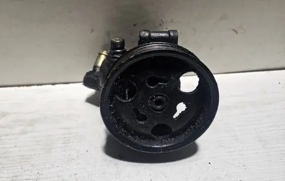 Ford Fiesta Power steering pump 96BF3A733AD