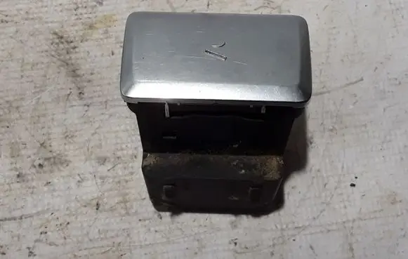 Volvo XC70 Ashtray (front) 30672274