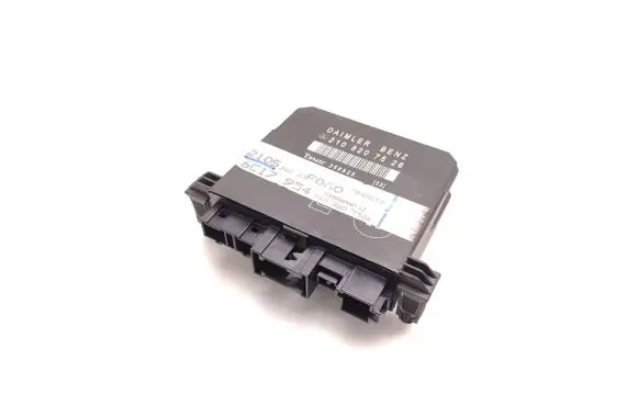 Mercedes-Benz E W210 Door control unit/module 2108207526 356825