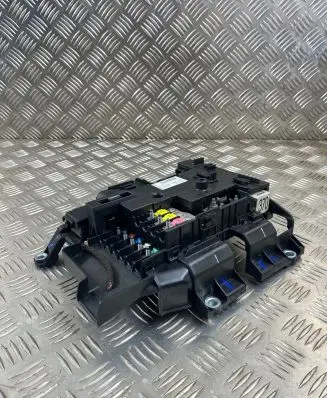Volkswagen Touareg II Fuse module 7P0937548G