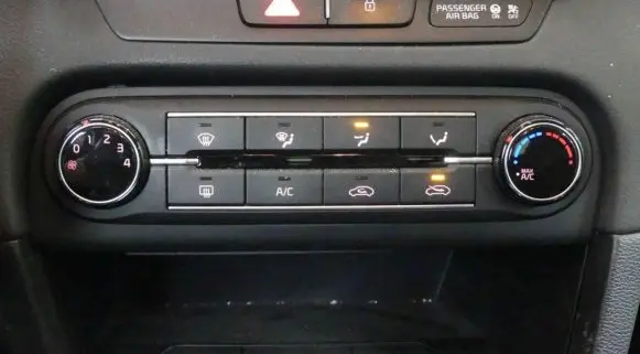 KIA Ceed Climate control/heater control trim 97250-J7020 IMPRK1245835