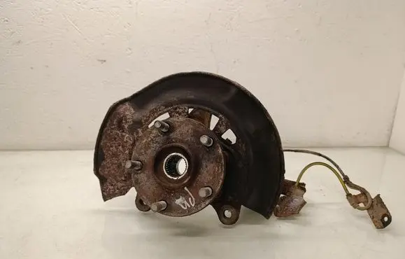 Toyota Avensis T270 Front wheel hub 