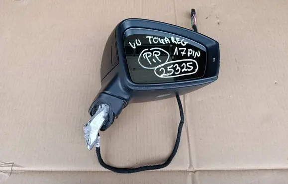 Volkswagen Touareg III Front door electric wing mirror 