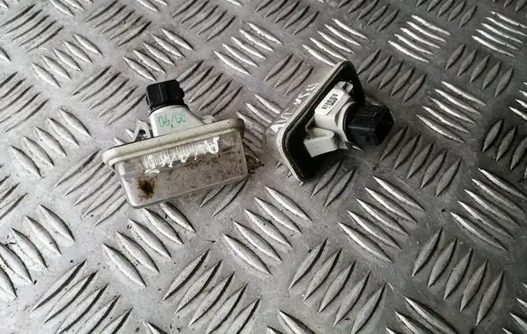Toyota Avensis T250 Number plate light 001479
