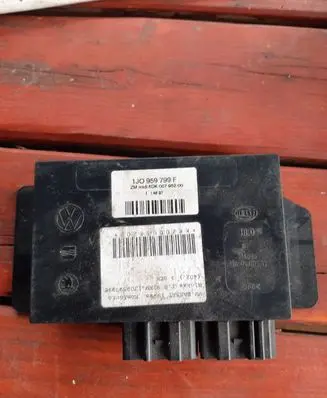 Volkswagen PASSAT B5 Comfort/convenience module 3B0959798