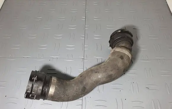 BMW 5 F10 F11 Engine coolant pipe/hose 8509273