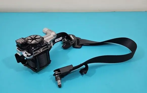 Hyundai Elantra VI Front seatbelt 88810-F2200 IMPRK1496545