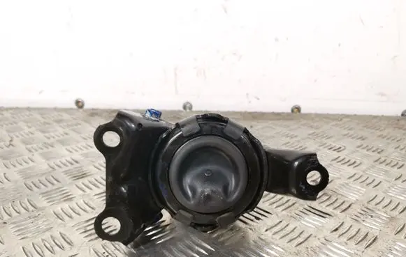 Honda HR-V Engine mount bracket