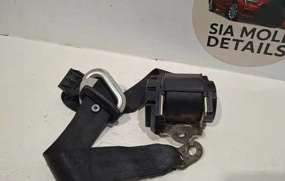 Volkswagen Golf IV Rear seatbelt 56041680 971126