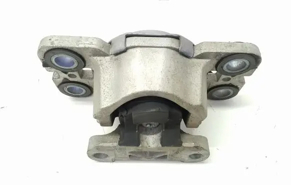 Volvo XC70 Engine mount bracket 3131687502