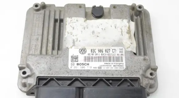 Volkswagen Golf VI Engine control unit/module 03C906027CT