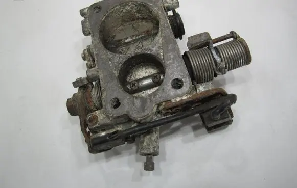 Volkswagen Scirocco Throttle valve 3008272027M