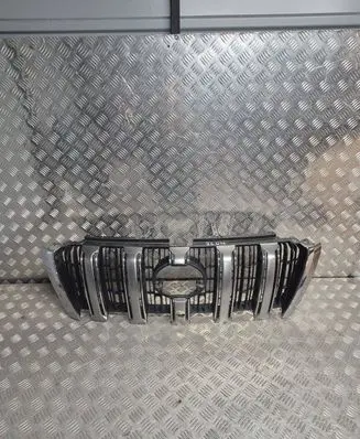 Toyota Land Cruiser (J150) Front bumper upper radiator grill 5311160A71