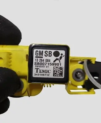 Opel Zafira B Airbag deployment crash/impact sensor 13264084 SB007159901