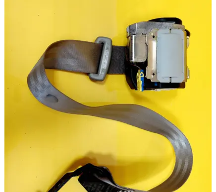 Rear seatbelt