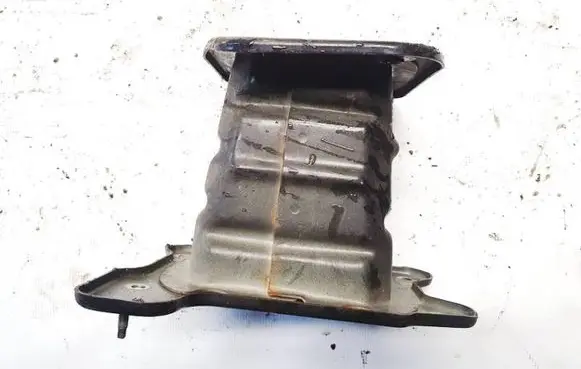 Chevrolet Captiva Front bumper mounting bracket