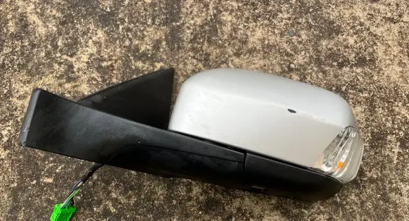 Volvo XC70 Front door electric wing mirror 31297360