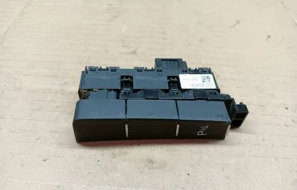 Volkswagen Golf VII Parking (PDC) sensor switch 5G1927238E 10097405