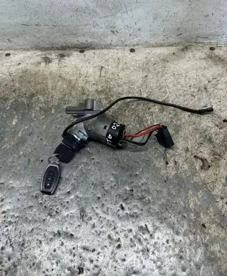 Mercedes-Benz Vito Viano W638 Ignition lock A9014600104