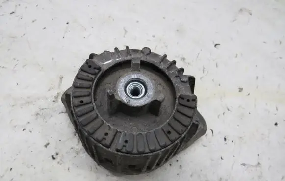 Mercedes-Benz C W204 Engine mount vacuum valve GMAUTO4574097