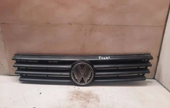 Volkswagen PASSAT B4 Front grill 3A085365C