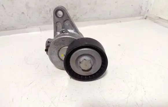 Volkswagen PASSAT B8 Generator/alternator belt tensioner 04L903315C