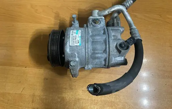 Volkswagen Golf V Air conditioning (A/C) compressor (pump) 1K0820803S 041625096B4 R13428680P
