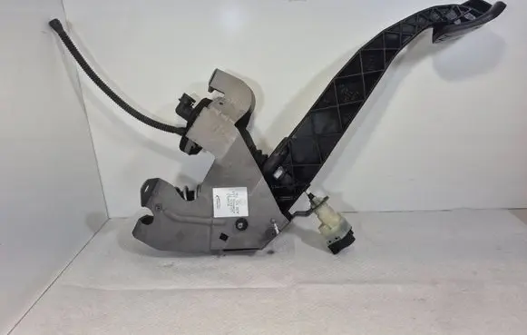 Volkswagen Transporter - Caravelle T5 Clutch pedal 7H1721315A 7H1721315 7E1721059F