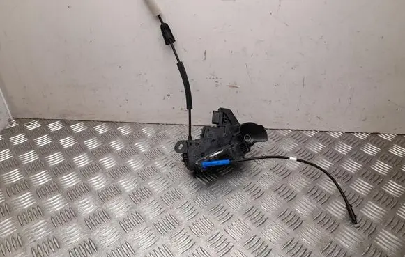 Opel Astra L Front door lock 9835419280