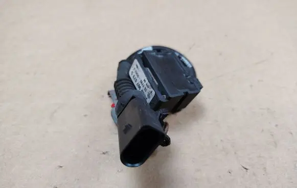 Audi Q7 4L Headlight/headlamp level sensor 7L0907673D