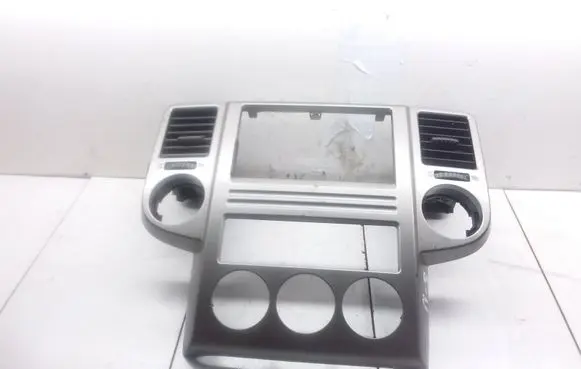 Nissan X-Trail T30 Dash center air vent grill 68260EQ100 6875QEQ000 E6475161