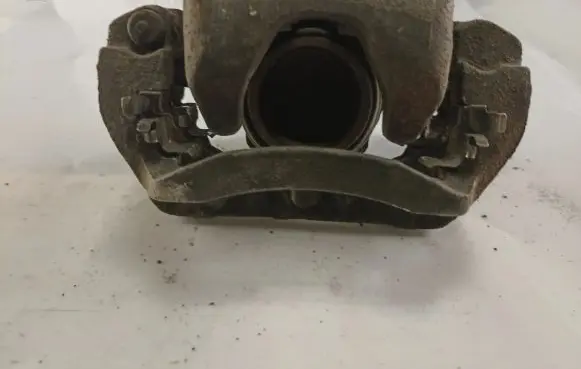 Suzuki Grand Vitara I Front brake caliper 35K17X