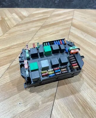 Mercedes-Benz S W221 Fuse module a2215402250