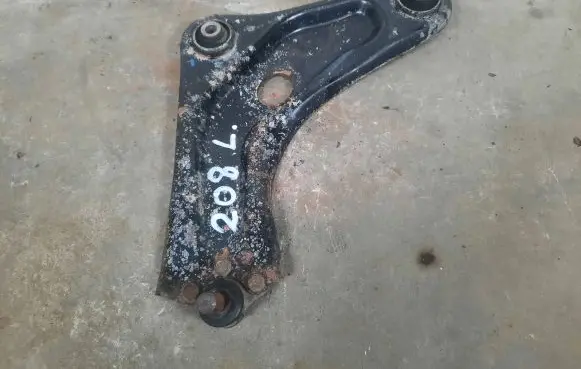 Peugeot 208 Front control arm