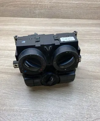 Mercedes-Benz Vito Viano W639 Climate control unit A6398301185KZ A6398301185