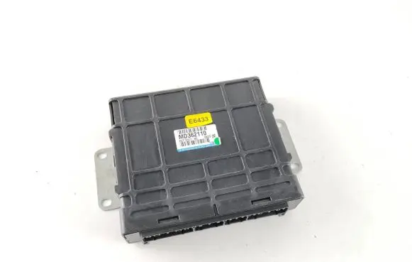 Mitsubishi Pajero Engine control unit/module MD362110 E2T72571 E6433