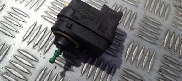 Renault Scenic I Headlight level adjustment motor 7700840141