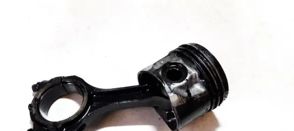 Ford Focus Piston with connecting rod
