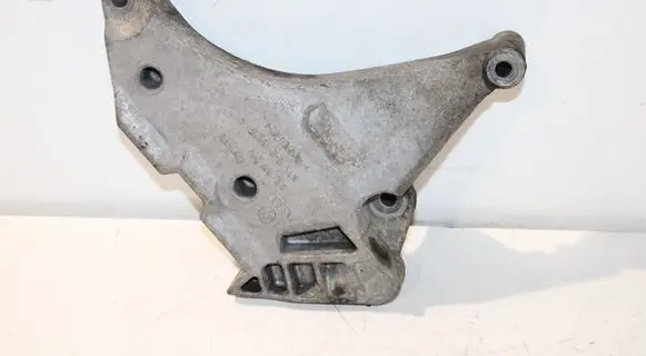 Volkswagen Golf VI Engine mounting bracket 03L199207