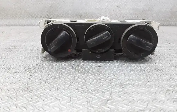 Volkswagen Polo IV 9N3 Climate control unit 6Q0819045Q