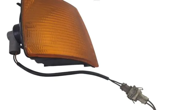 Volkswagen PASSAT B3 Front indicator light 357953050 133718