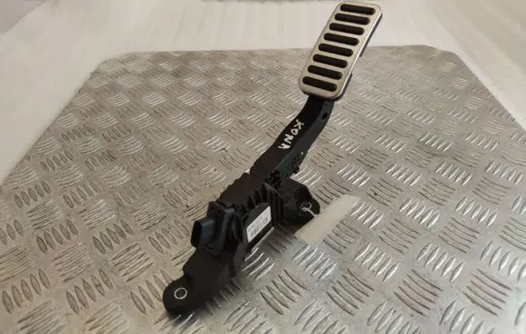 Hyundai Kona I Accelerator throttle pedal 32700XXXXX