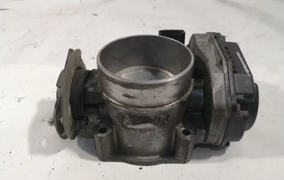 Audi A6 S6 C5 4B Throttle valve 078133063AL