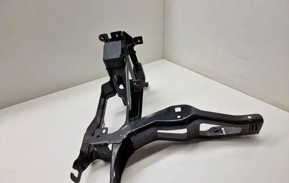 BMW X3 G01 Headlight/headlamp mounting bracket 7400113