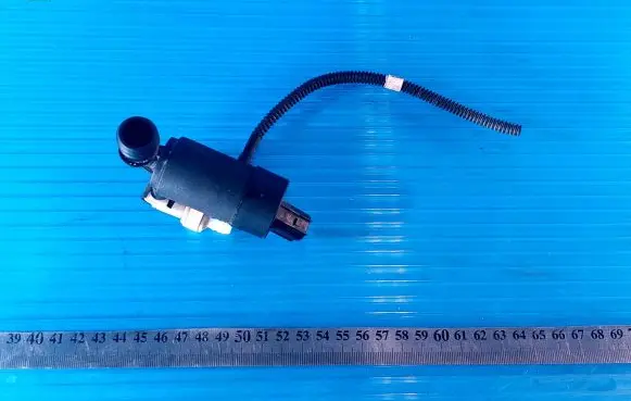 Ford Focus Windscreen/windshield washer pump BV6117K624BB