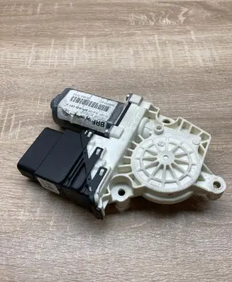 Seat Altea Rear door window regulator motor 5P0839461A 1K0959703E 993424200