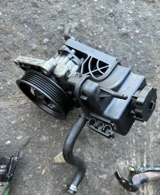 Mercedes-Benz Sprinter W906 Power steering pump