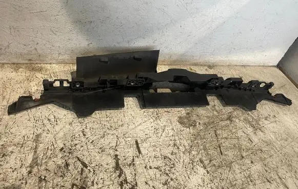 Opel Insignia A Front bumper mounting bracket 55561769