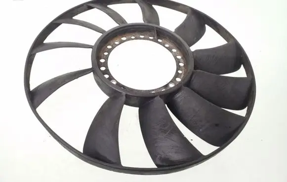 Volkswagen PASSAT B5 Fan impeller 058121301B